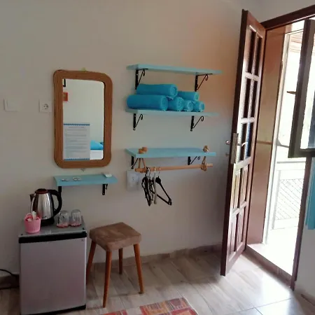 Tuthaliya Alloggio in famiglia Gelemiş