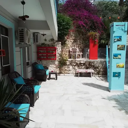 Tuthaliya Alloggio in famiglia Gelemiş
