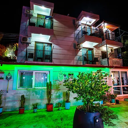 Tuthaliya Проживание в семье *