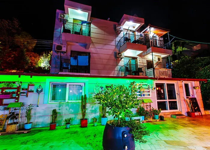 Homestay Tuthaliya Gelemis